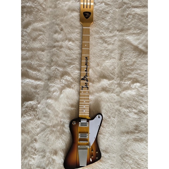 Back Scratcher - Joe Bonamassa 1972 Firebird V Medallion Series NEW Original Box - Picture 4 of 8